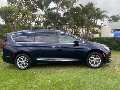 2017 Chrysler Pacifica Touring L Plus