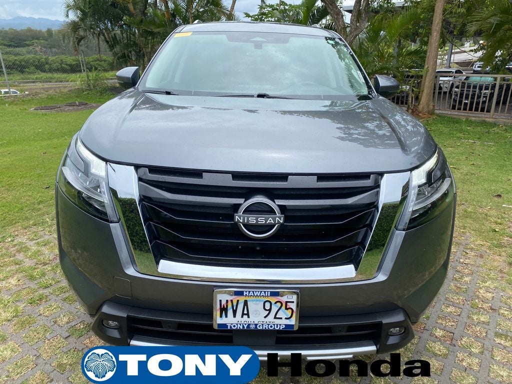 2023 Nissan Pathfinder SL