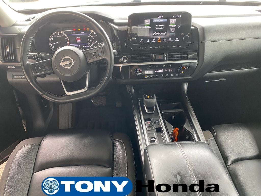 2023 Nissan Pathfinder SL