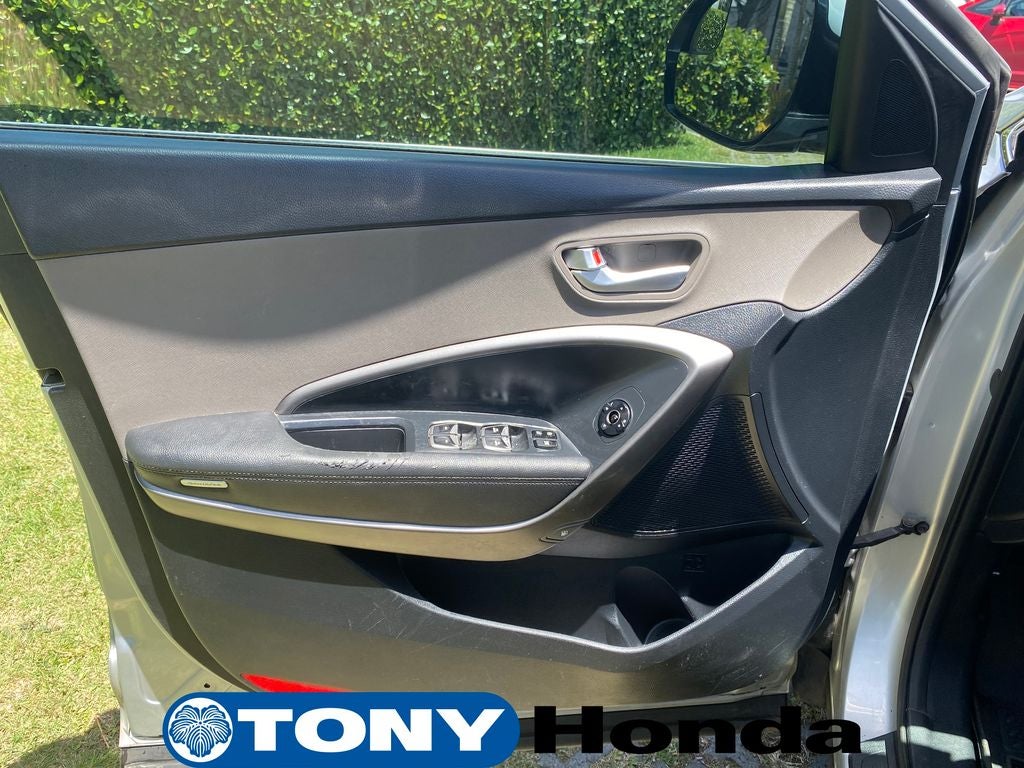 2017 Hyundai SANTA FE SE