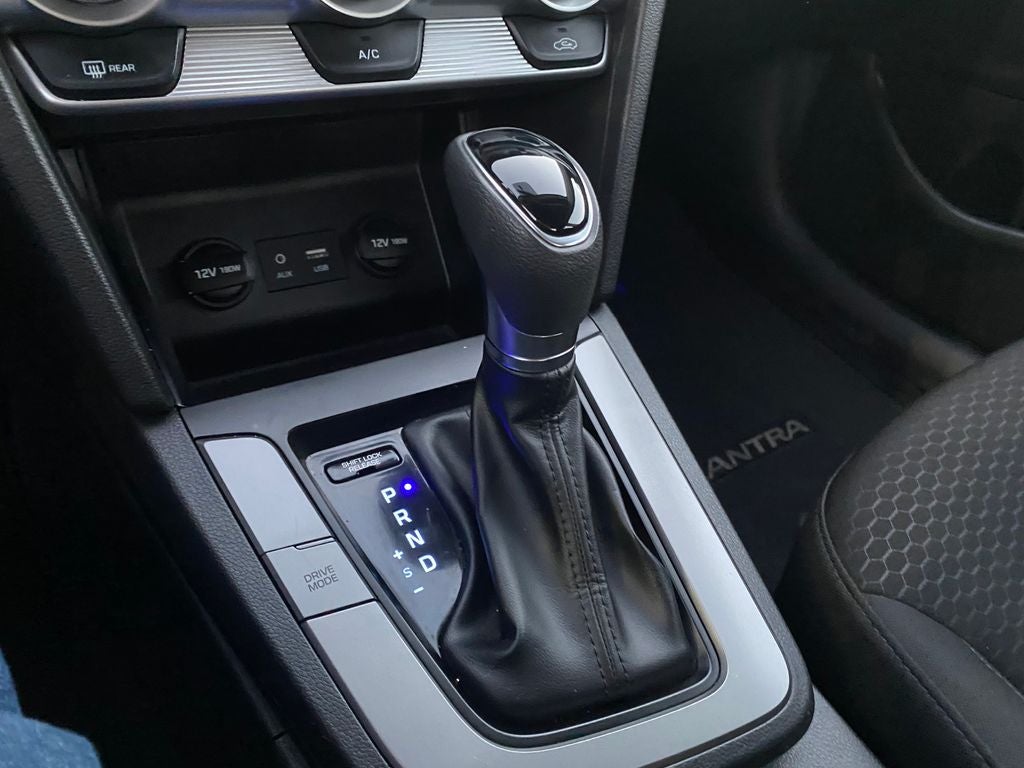 2019 Hyundai ELANTRA SE