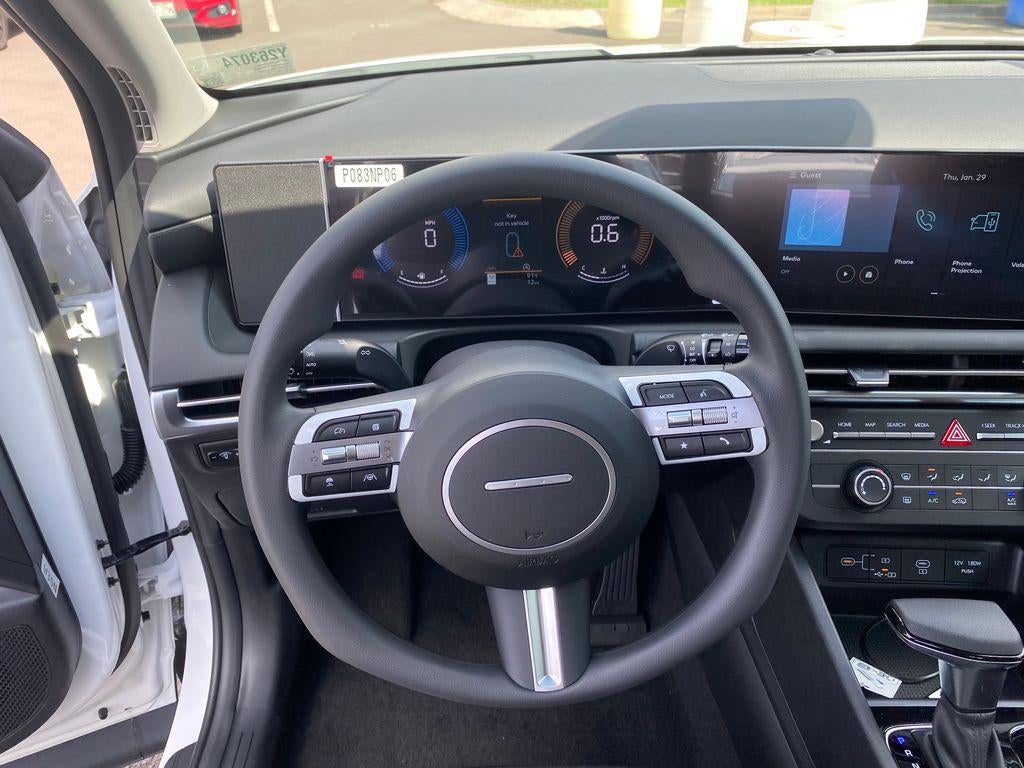 2026 Hyundai TUCSON SE FWD