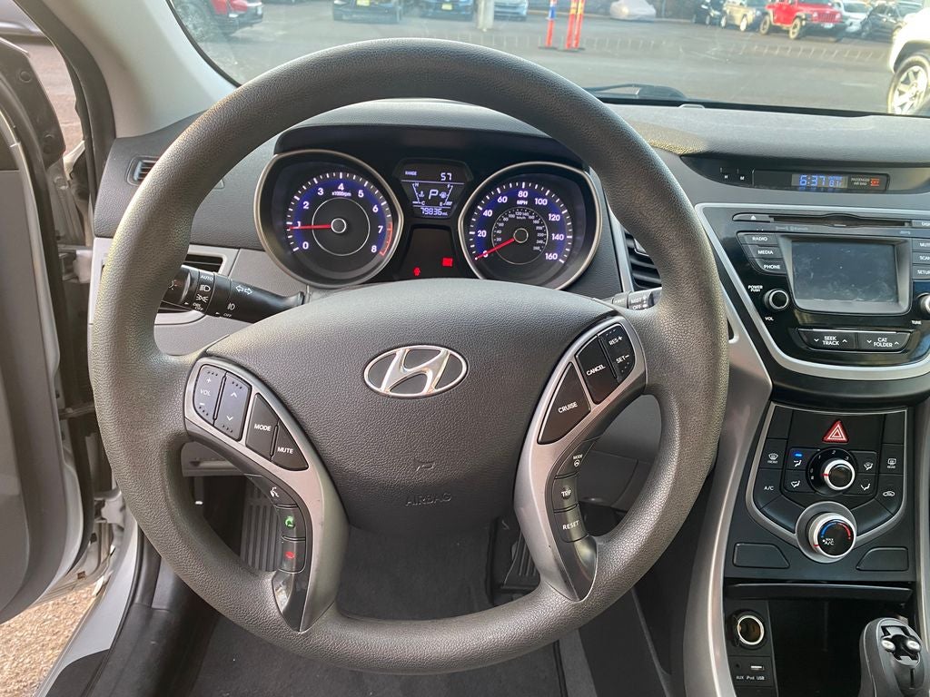 2015 Hyundai ELANTRA SE