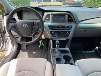2017 Hyundai SONATA SE
