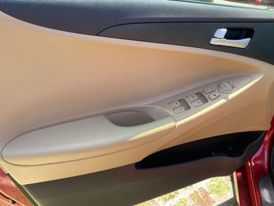 2012 Hyundai SONATA GLS
