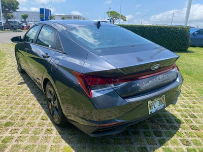 2022 Hyundai ELANTRA SEL
