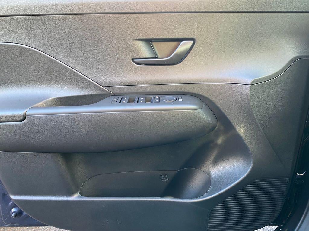 2027 Hyundai KONA SE FWD