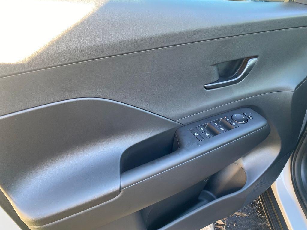 2026 Hyundai KONA SE FWD