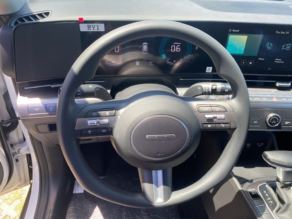 2027 Hyundai KONA SE FWD
