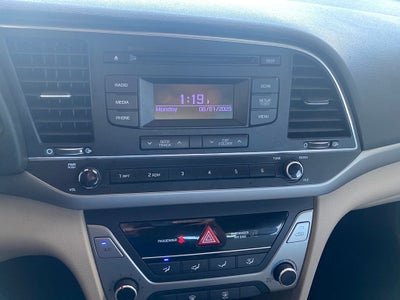2017 Hyundai ELANTRA SE