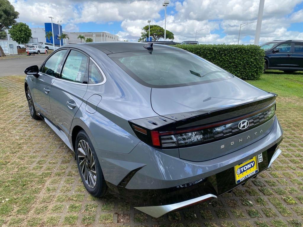 2026 Hyundai SONATA HYBRID SEL