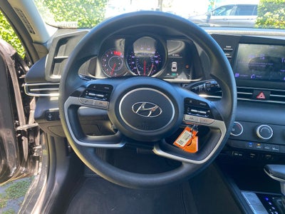 2023 Hyundai ELANTRA SE