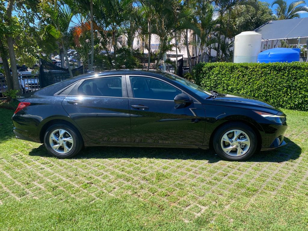 2023 Hyundai ELANTRA SE
