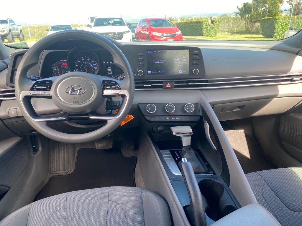2022 Hyundai ELANTRA SE