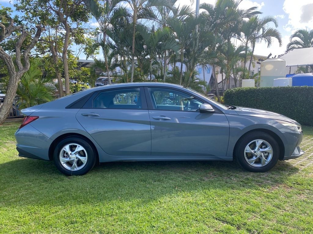 2022 Hyundai ELANTRA SE