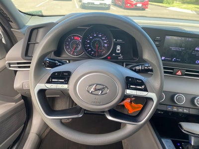 2022 Hyundai ELANTRA SE