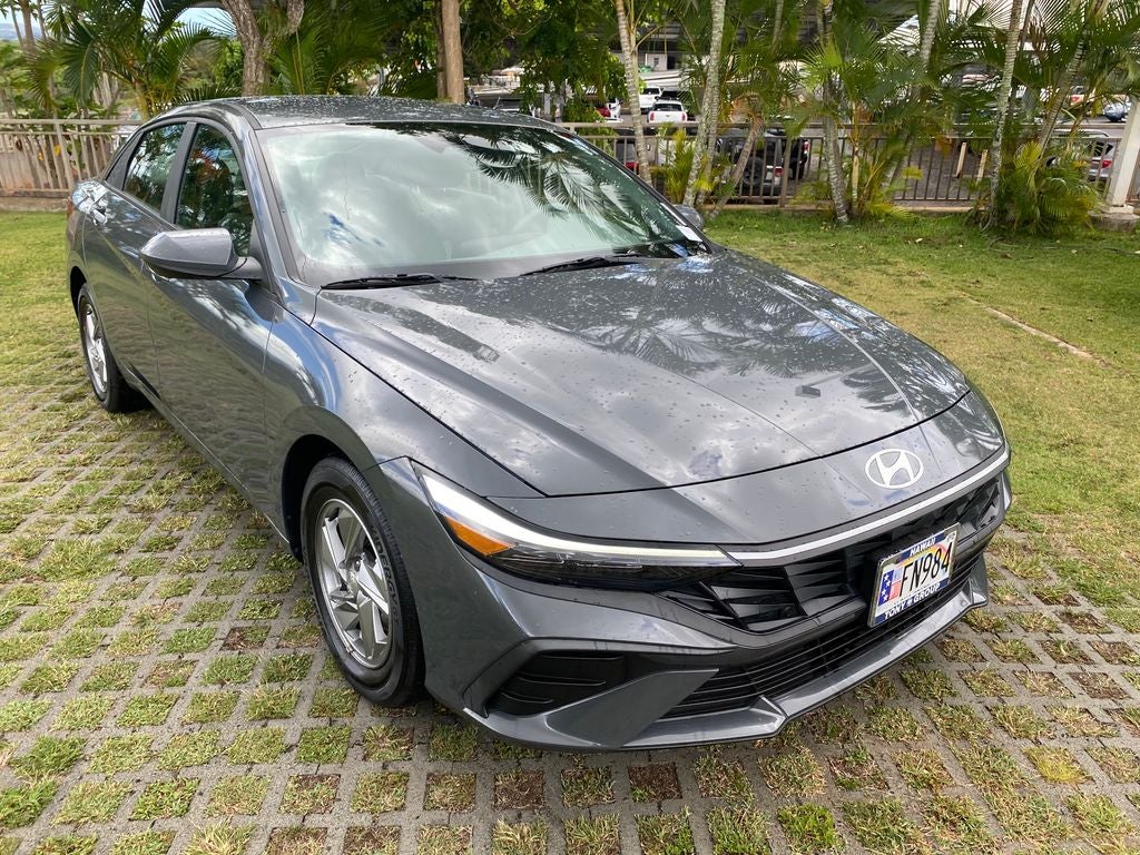 2025 Hyundai ELANTRA SE