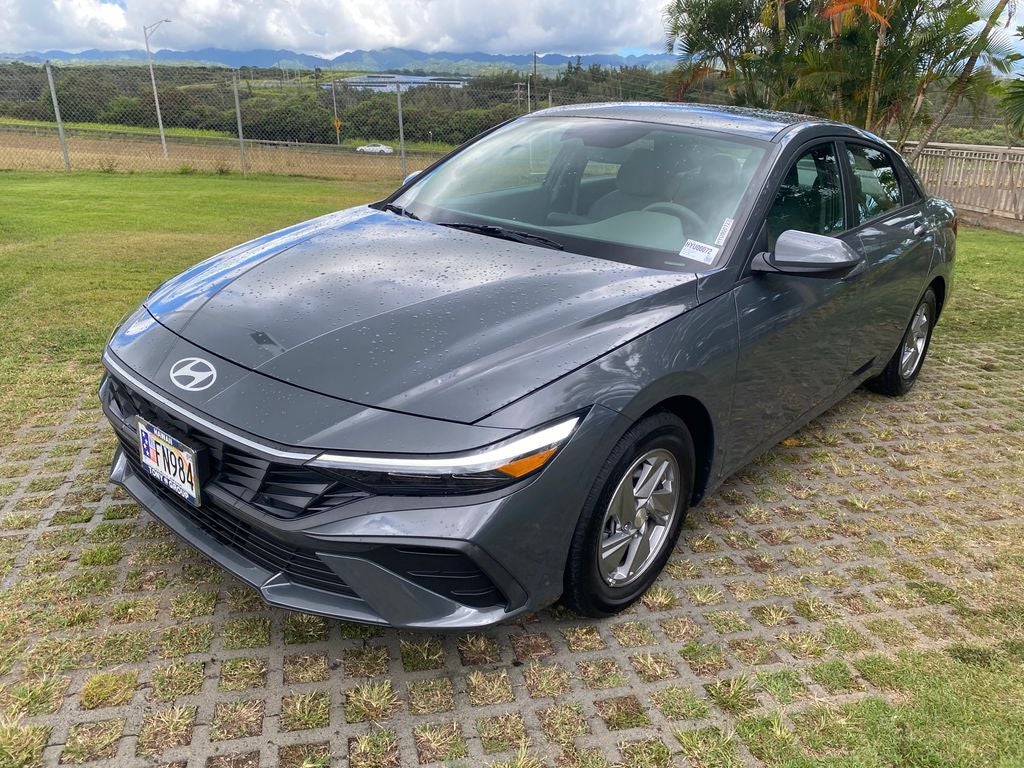 2025 Hyundai ELANTRA SE