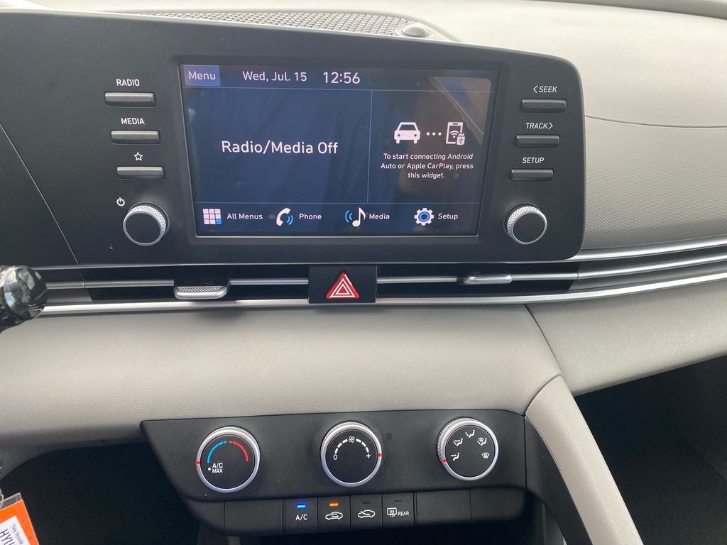 2025 Hyundai ELANTRA SE