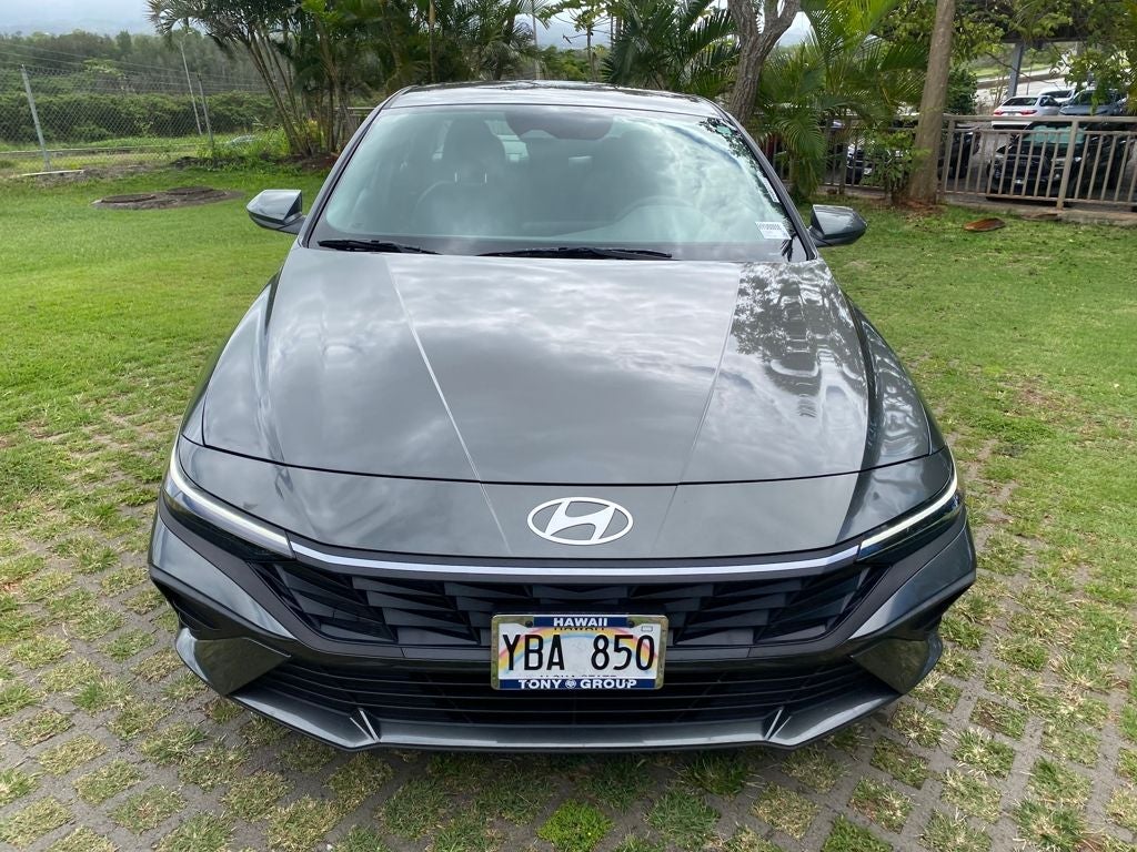 2025 Hyundai ELANTRA SE
