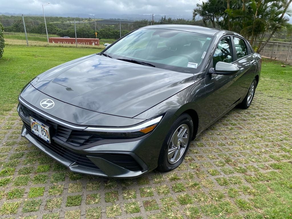 2025 Hyundai ELANTRA SE