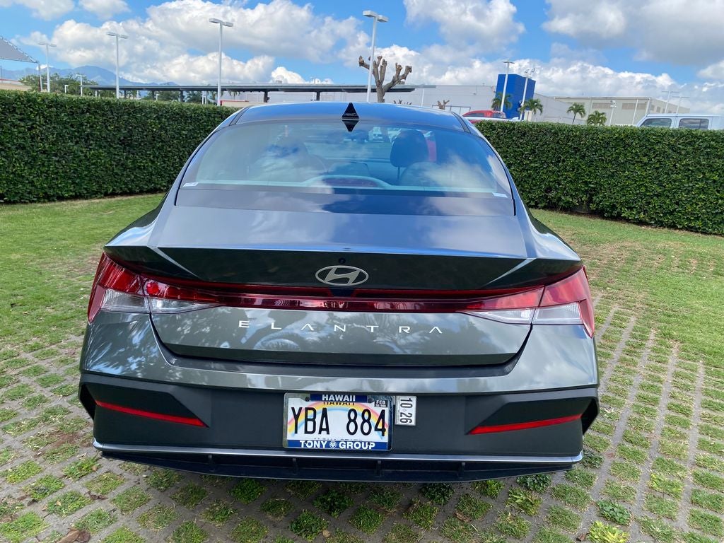 2025 Hyundai ELANTRA SE