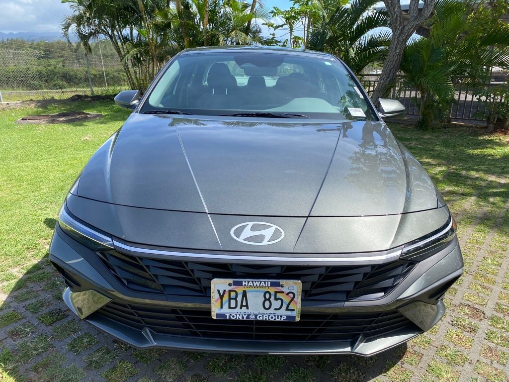 2025 Hyundai ELANTRA SE