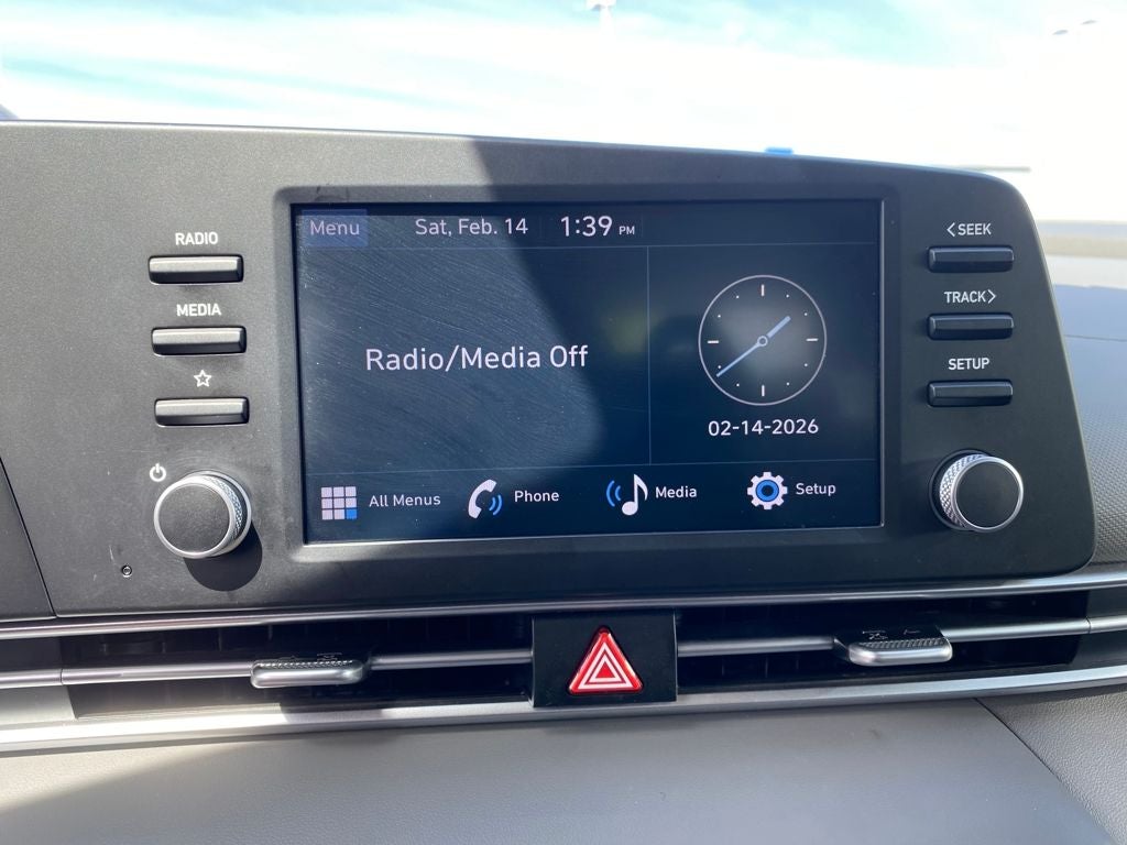 2025 Hyundai ELANTRA SE