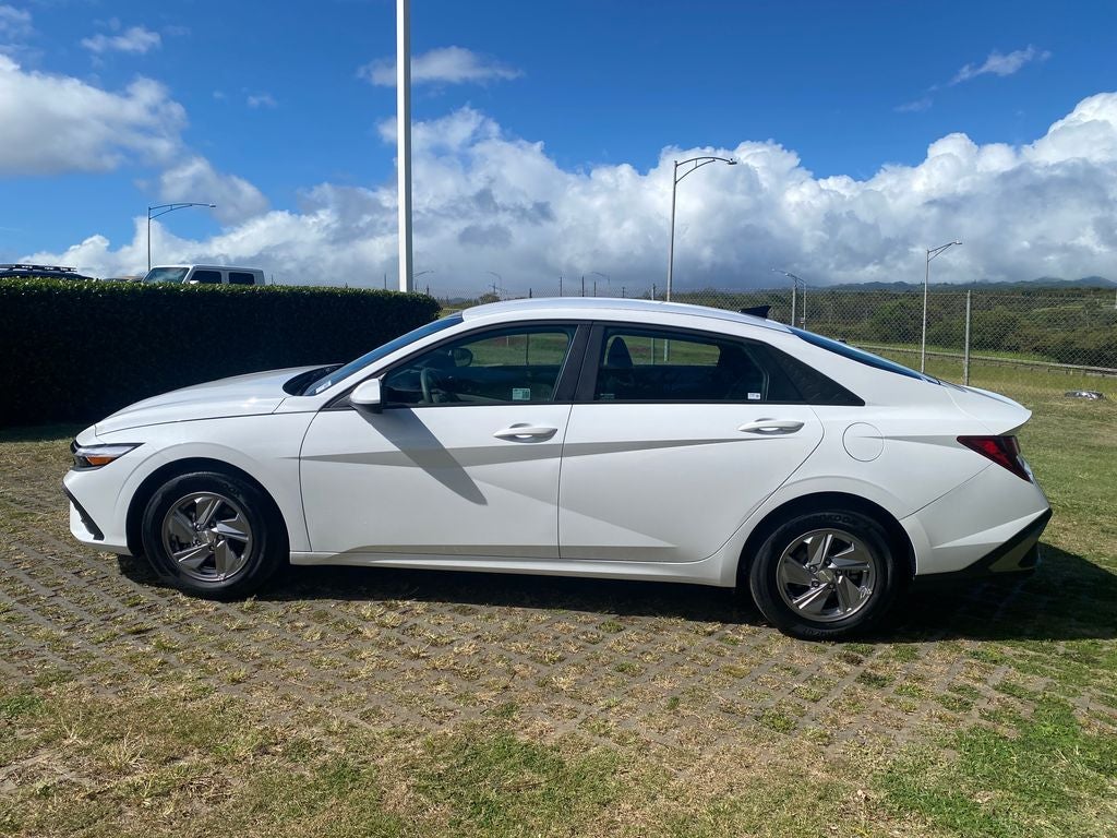 2025 Hyundai ELANTRA SE