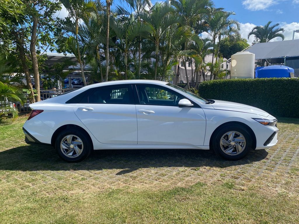 2025 Hyundai ELANTRA SE