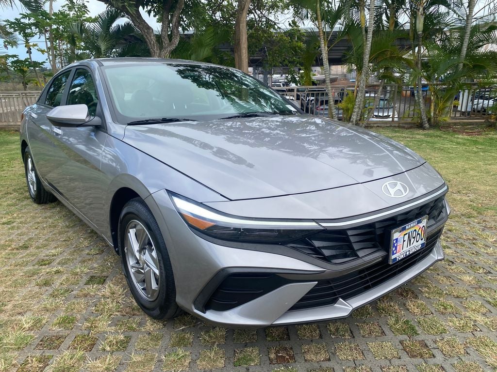2025 Hyundai ELANTRA SE