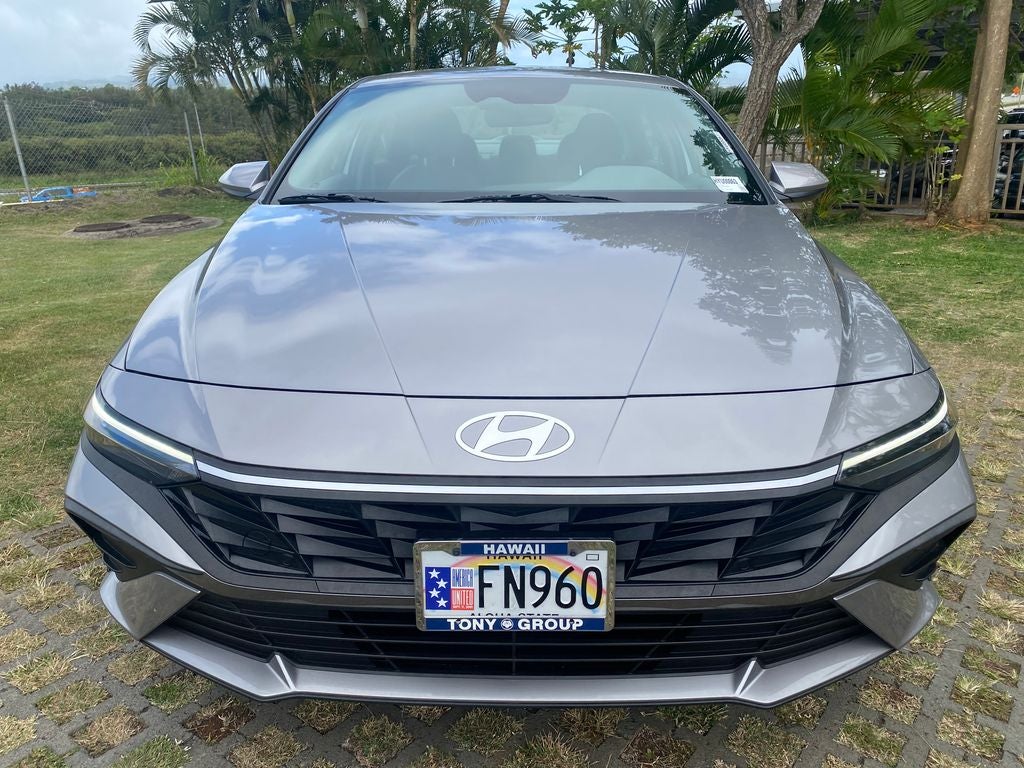 2025 Hyundai ELANTRA SE