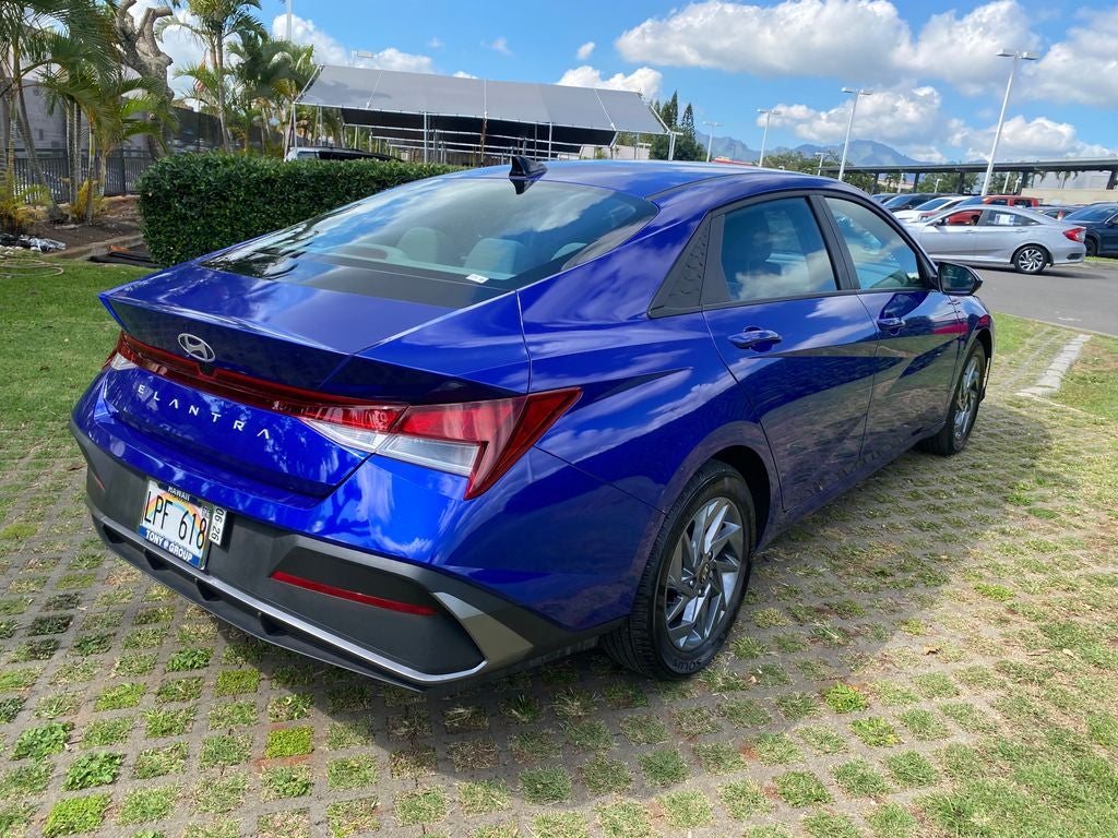 2024 Hyundai ELANTRA SEL