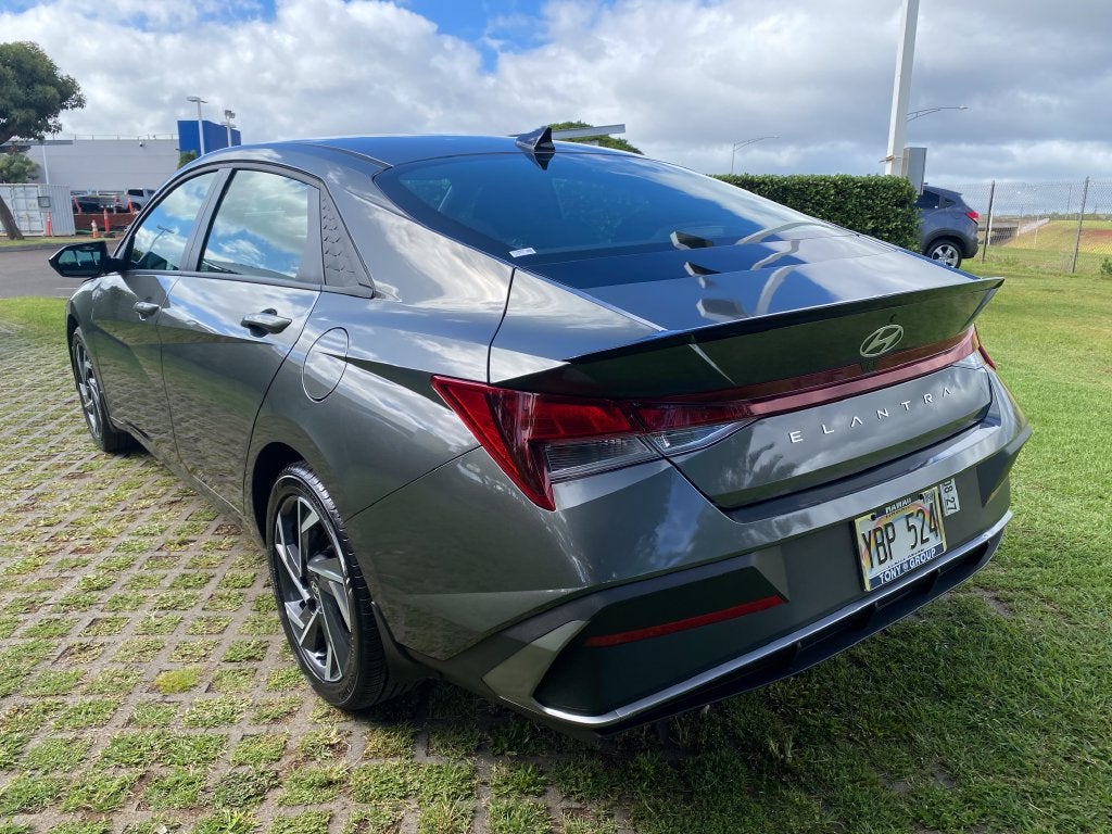 2025 Hyundai ELANTRA SEL Sport