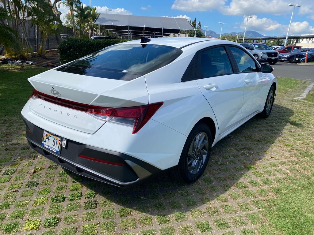 2024 Hyundai ELANTRA SEL