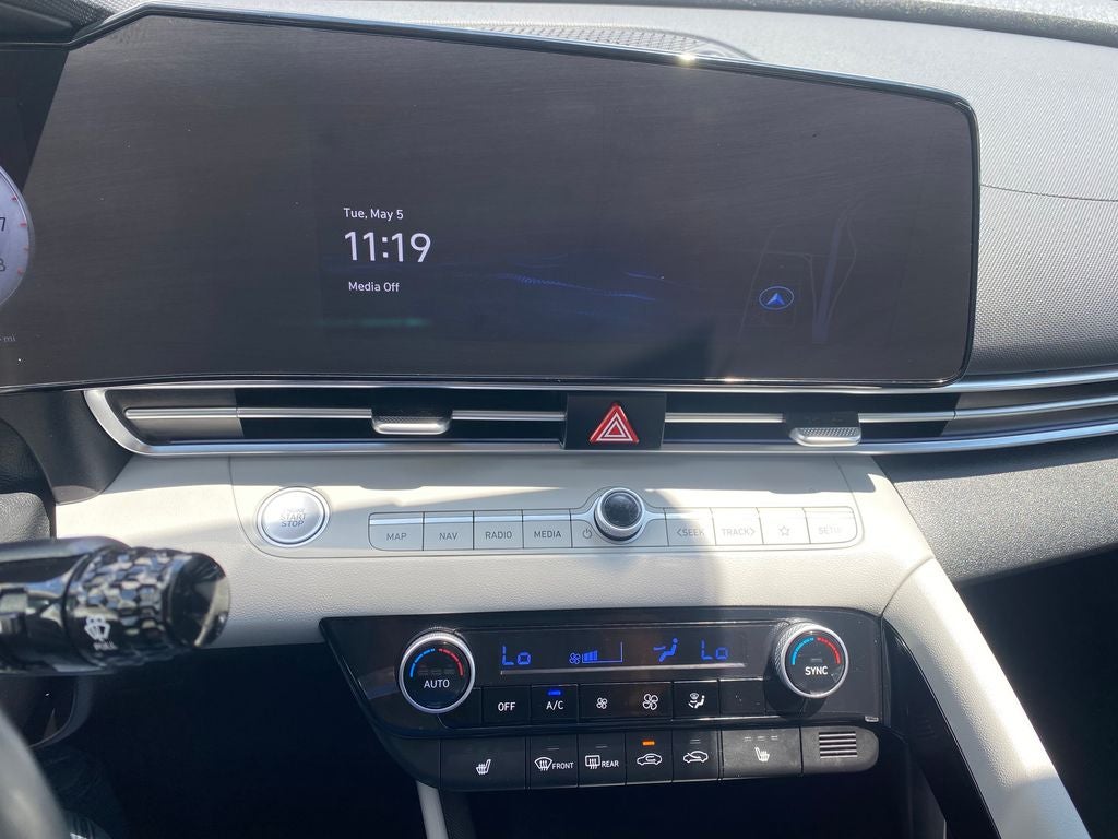 2023 Hyundai ELANTRA Limited