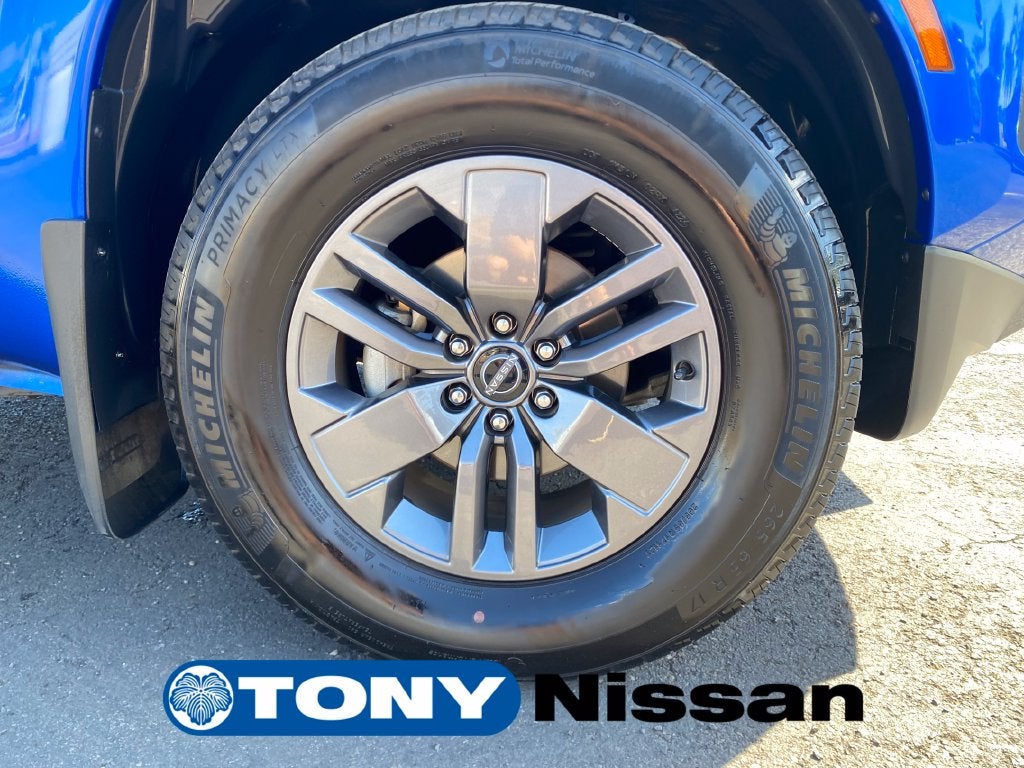 2025 Nissan Frontier SV