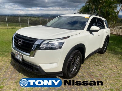 2022 Nissan Pathfinder SV