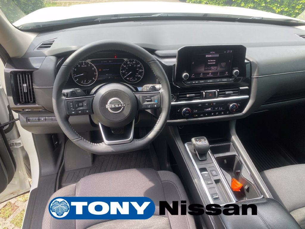 2022 Nissan Pathfinder SV