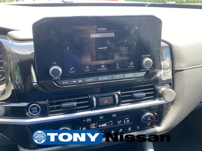 2024 Nissan Pathfinder SV