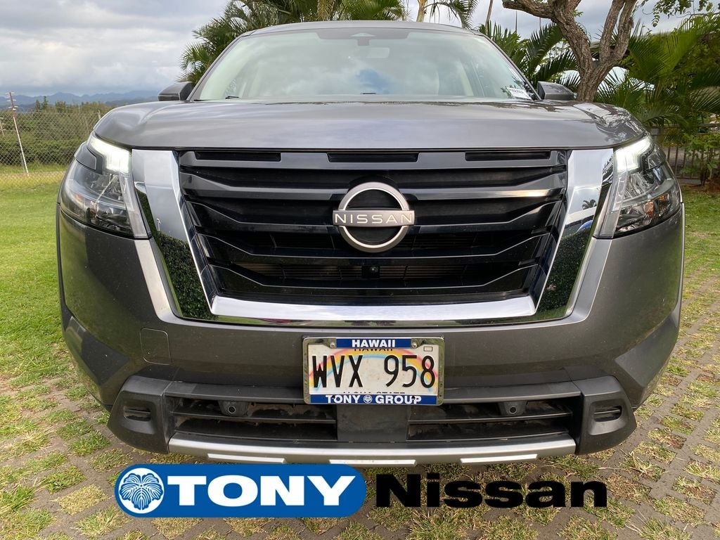 2023 Nissan Pathfinder SL