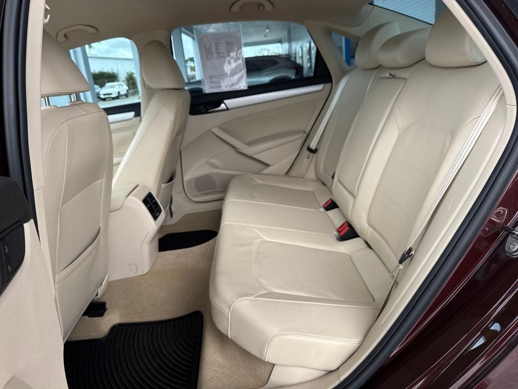 2013 Volkswagen Passat Base