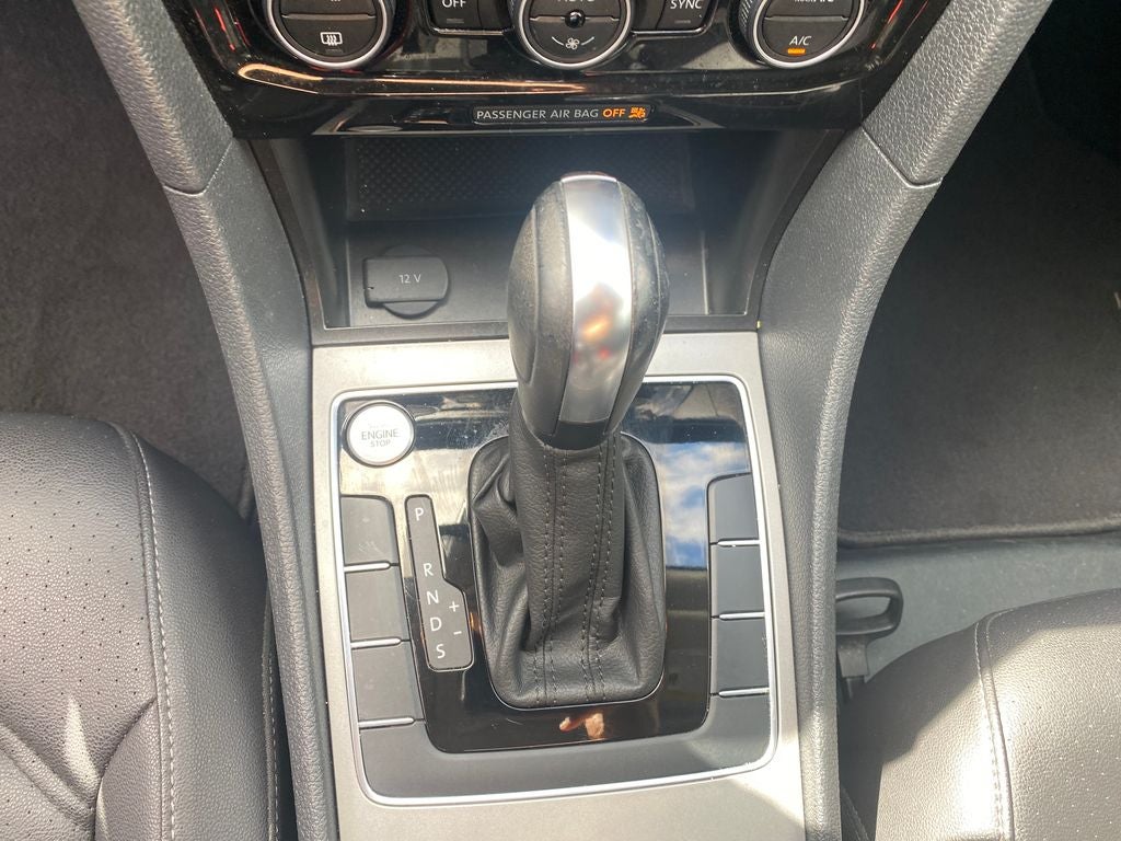 2022 Volkswagen Passat Base