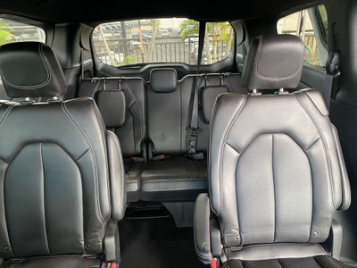 2026 Chrysler Pacifica Base
