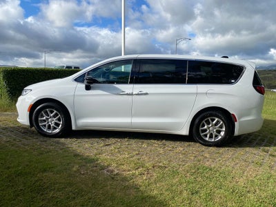 2026 Chrysler Pacifica Base