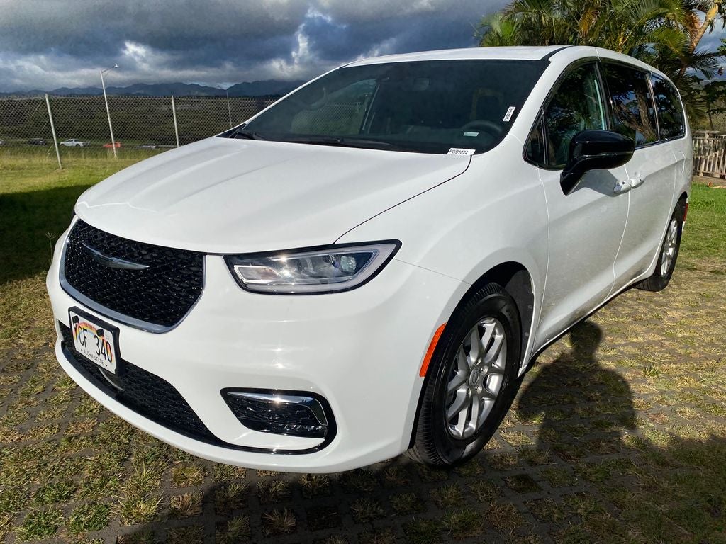 2026 Chrysler Pacifica Base