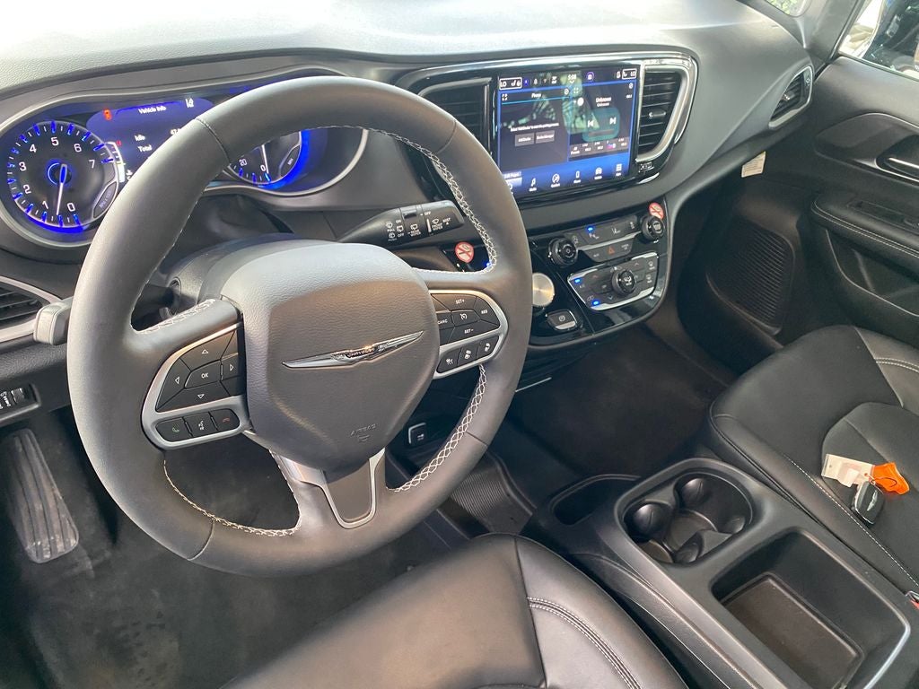 2026 Chrysler Pacifica Base