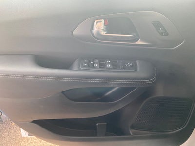 2026 Chrysler Pacifica Base