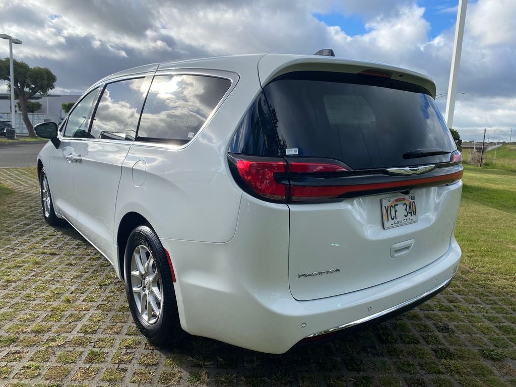 2026 Chrysler Pacifica Base