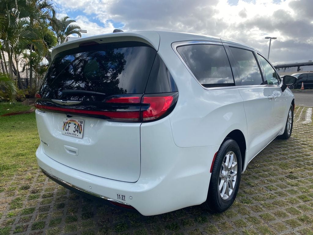2026 Chrysler Pacifica Base